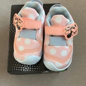 Adidas active play Minnie Mouse sneakers
